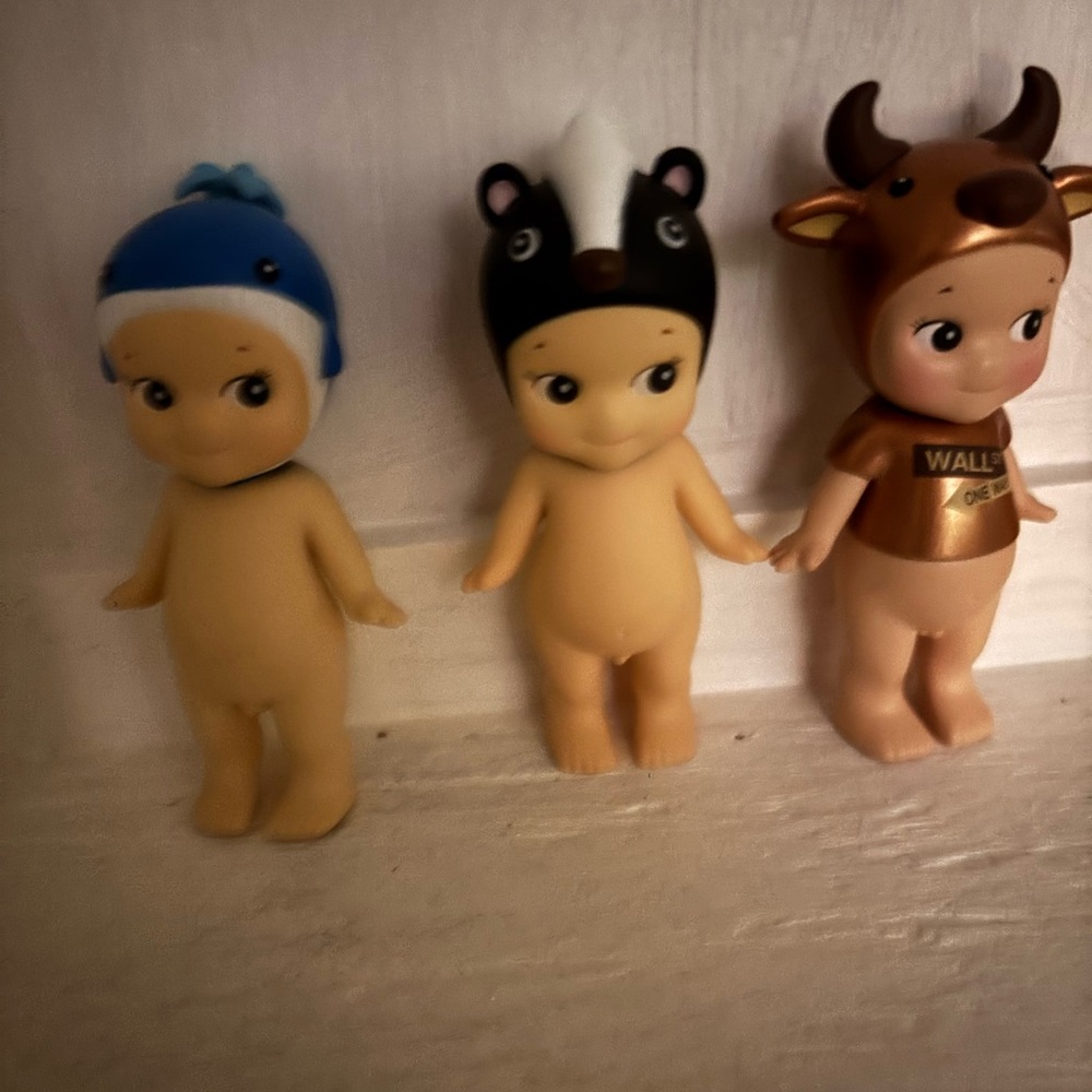 Animal Series Sonny Angel Skunk (SELLING MIDDLE SONNY PICTURED)
